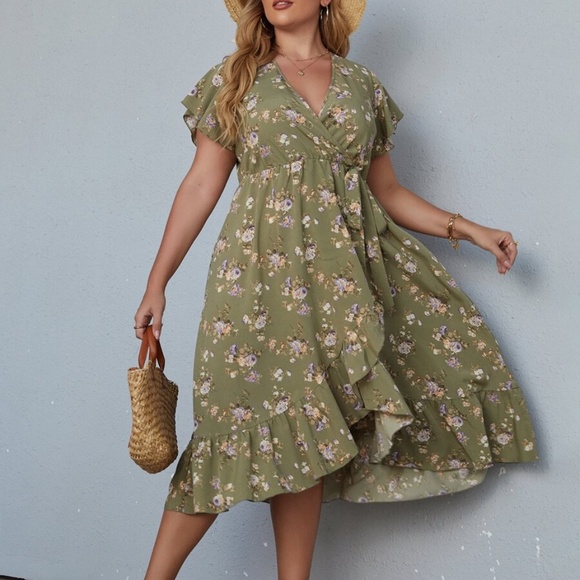 Boho Plus White floral Print Butterfly Sleeve Maxi Dress - Picture 8 of 12